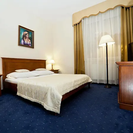 Hotell Wellness & Nowy Dwor 3*