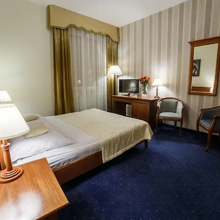 Wellness & Nowy Dwor Hotel