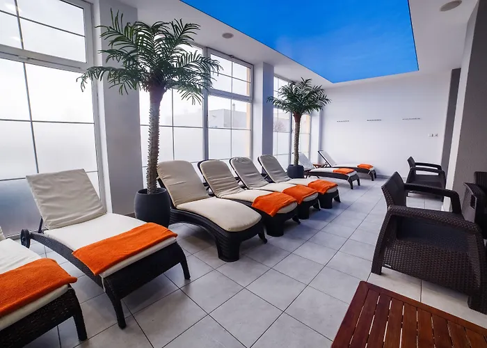 Wellness & Nowy Dwor Hotell